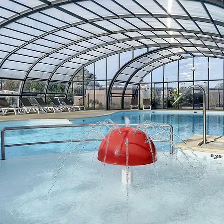 Mobil-home Luxueux A Jullouville, 200m Plage, Piscine Chauffee, Pour 6 Personnes - Fr-1-361a-73 度假居 瑞卢维尔莱潘