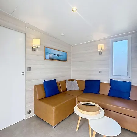 Mobil-home Luxueux A Jullouville, 200m Plage, Piscine Chauffee, Pour 6 Personnes - Fr-1-361a-73 *