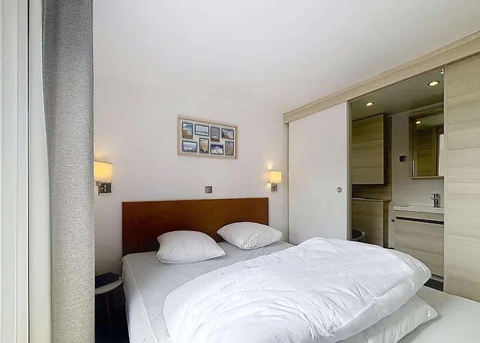 Mobil-home Luxueux A Jullouville, 200m Plage, Piscine Chauffee, Pour 6 Personnes - Fr-1-361a-73 Nyaraló