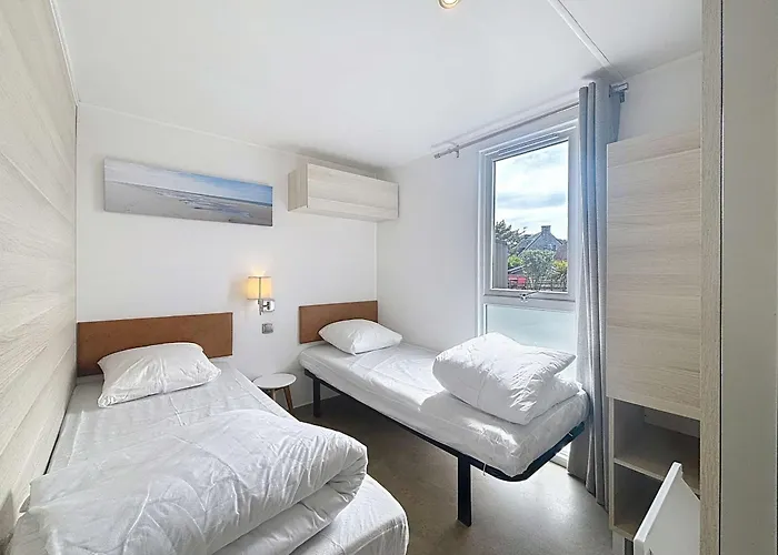 Mobil-home Luxueux A Jullouville, 200m Plage, Piscine Chauffee, Pour 6 Personnes - Fr-1-361a-73 *