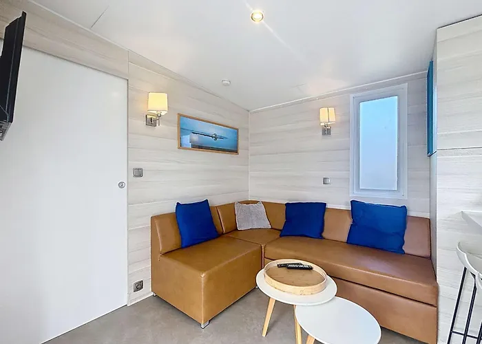 Mobil-home Luxueux A Jullouville, 200m Plage, Piscine Chauffee, Pour 6 Personnes - Fr-1-361a-73 *