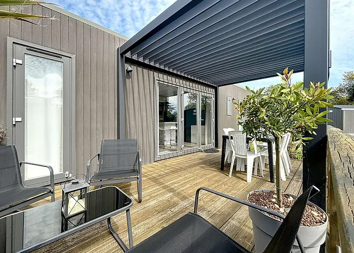 Mobil-home Luxueux A Jullouville, 200m Plage, Piscine Chauffee, Pour 6 Personnes - Fr-1-361a-73